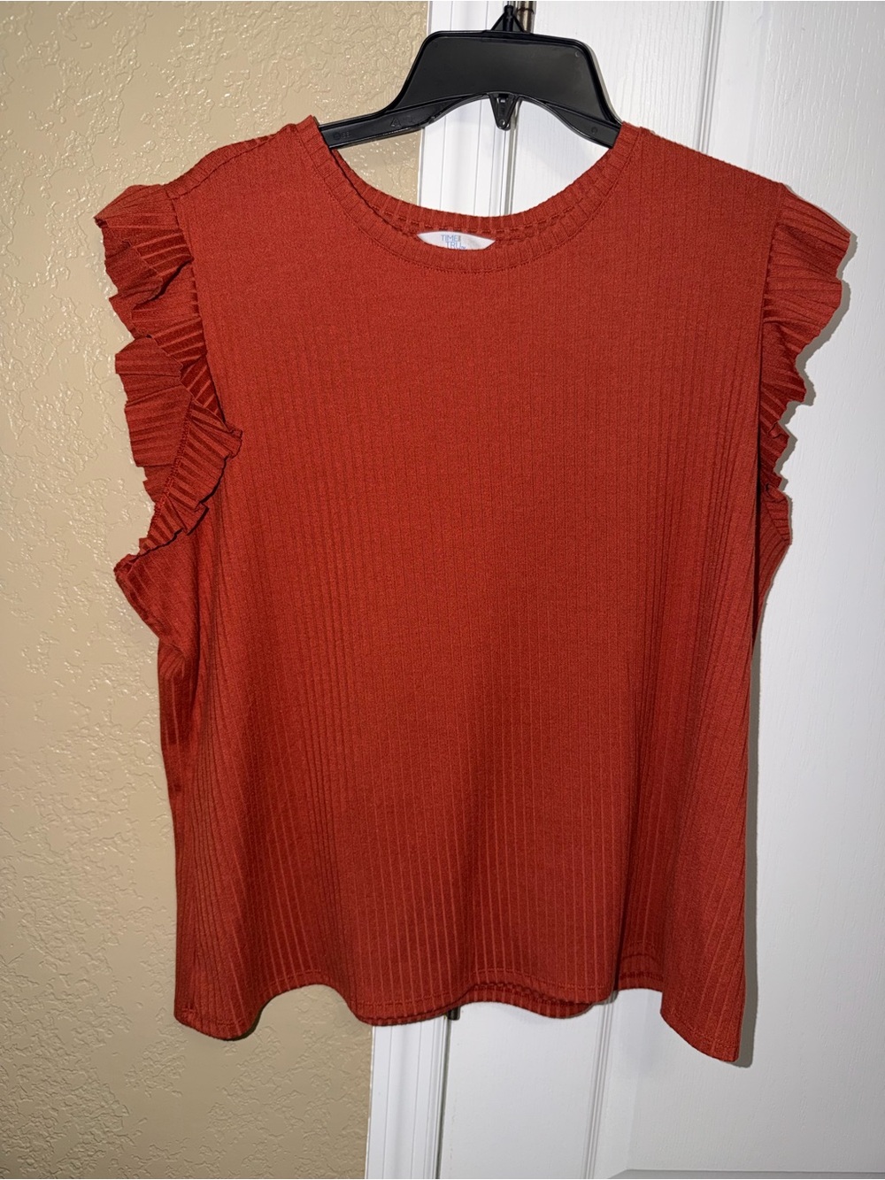 3/$15🔥Time and Tru Rust Ruffle Sleeve Ribbed Tank